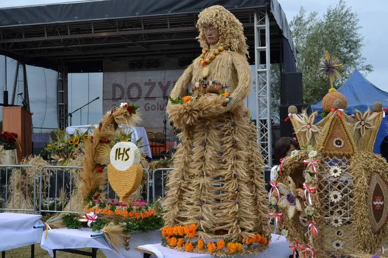 Ozdoby jak zrobić kwiaty do wieńca dożynkowego - piękne i proste sposoby