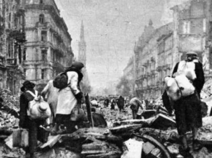 Co gdyby Polska wygrała Powstanie Warszawskie? Alternatywne historie i skutki Co gdyby Polska wygrała Powstanie Warszawskie? Alternatywne historie i skutki