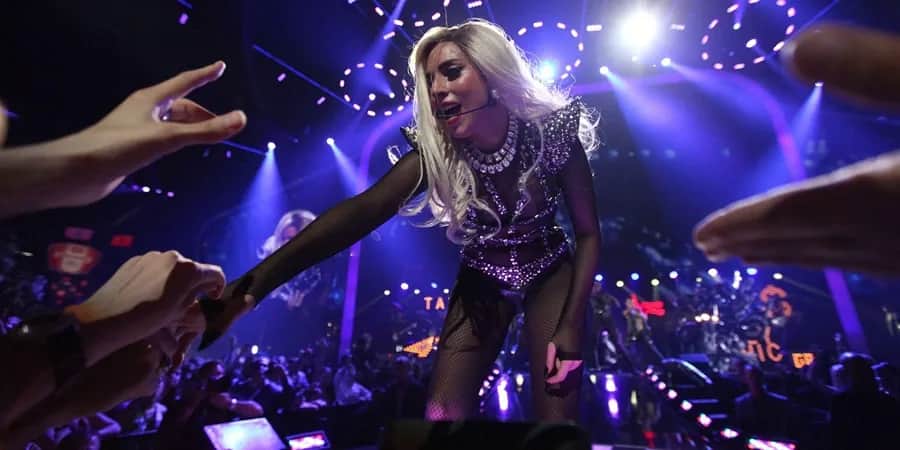 Jak powstała muzyka pop i jakie miała kluczowe wpływy? Jak powstała muzyka pop i jakie miała kluczowe wpływy?